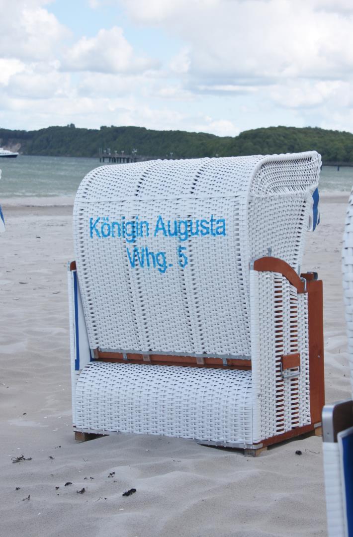 Königin Augusta - Strandkorb am Strand